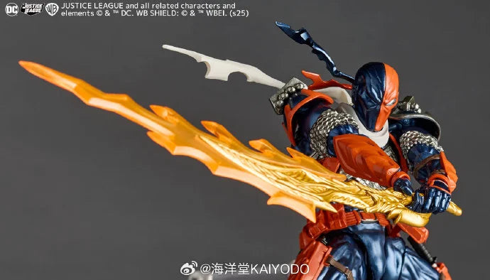 DC Comics Amazing Yamaguchi Revoltech NR059 Deathstroke (Ver. 1.5)