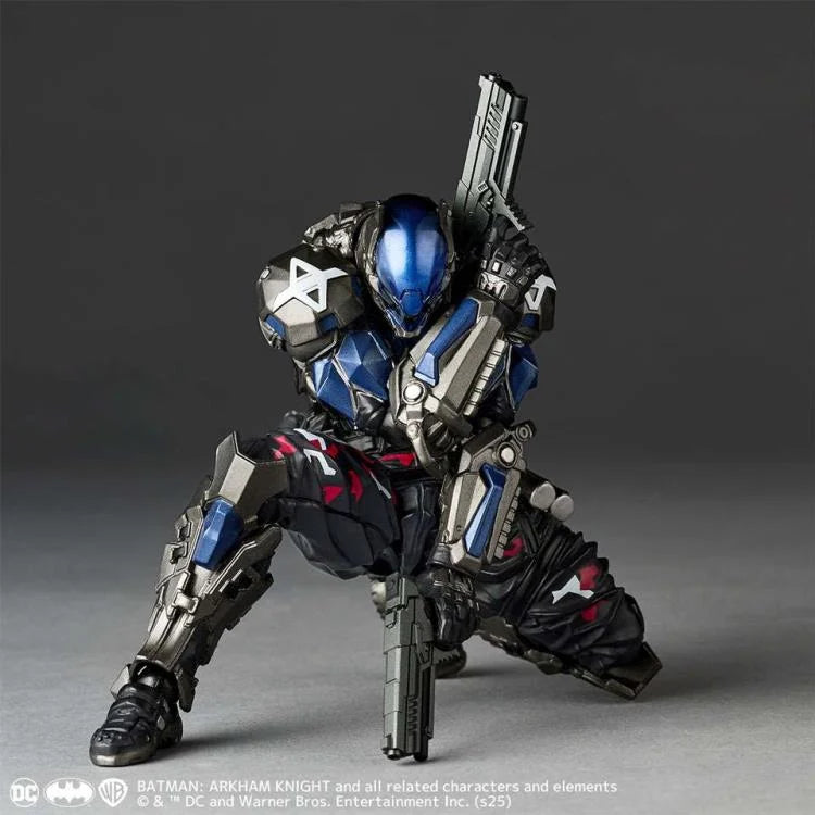 Batman: Arkham Knight Amazing Yamaguchi Revoltech Arkham Knight (Ver. 1.5)