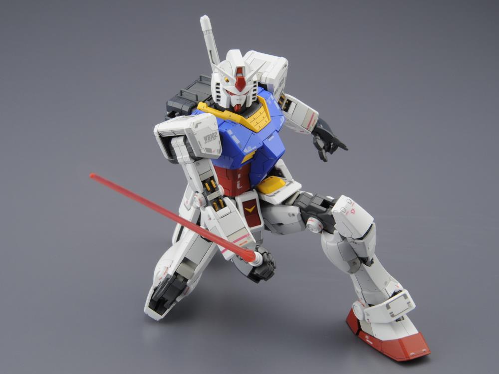 Mobile Suit Gundam MG RX-78-2 Gundam Ver. 3.0 1/100 Scale Model Kit