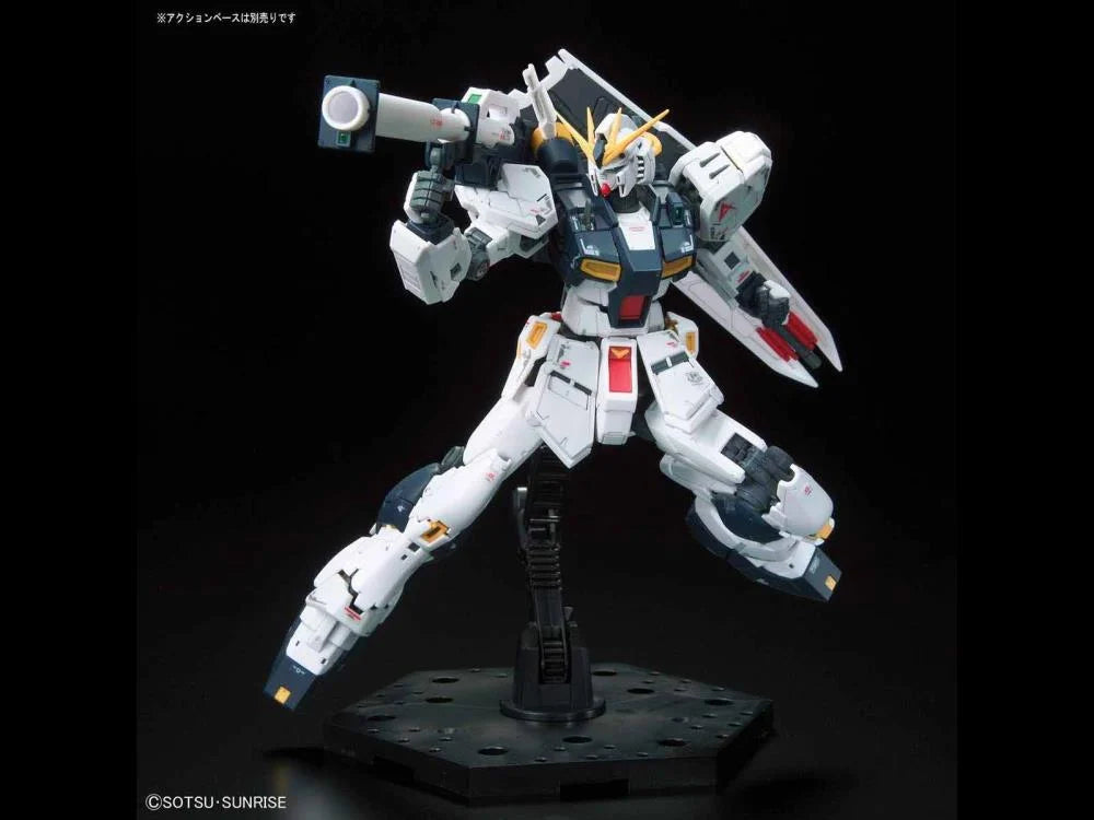 Mobile Suit Gundam: Char's Counterattack RG#32 Nu Gundam 1/144 Scale Model Kit