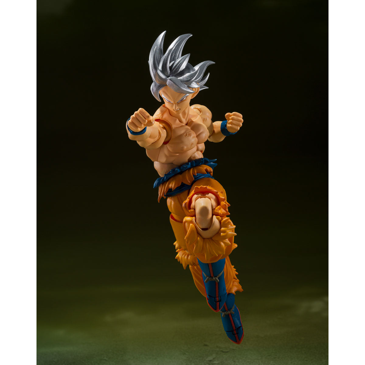Dragon Ball Super S.H.Figuarts Goku Ultra Instinct - Toyotarou Edition w/ Figupedia Book