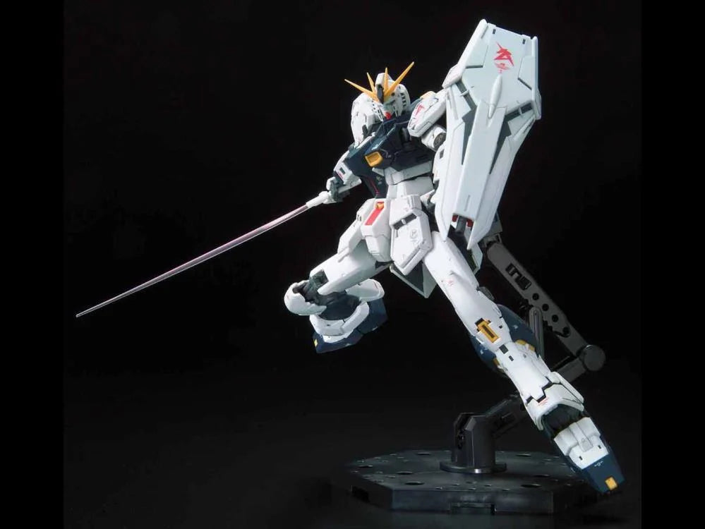 Mobile Suit Gundam: Char's Counterattack RG#32 Nu Gundam 1/144 Scale Model Kit