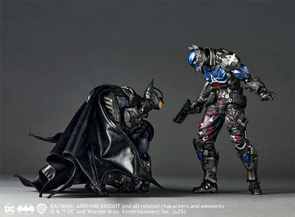 Batman: Arkham Knight Amazing Yamaguchi Revoltech Arkham Knight (Ver. 1.5)